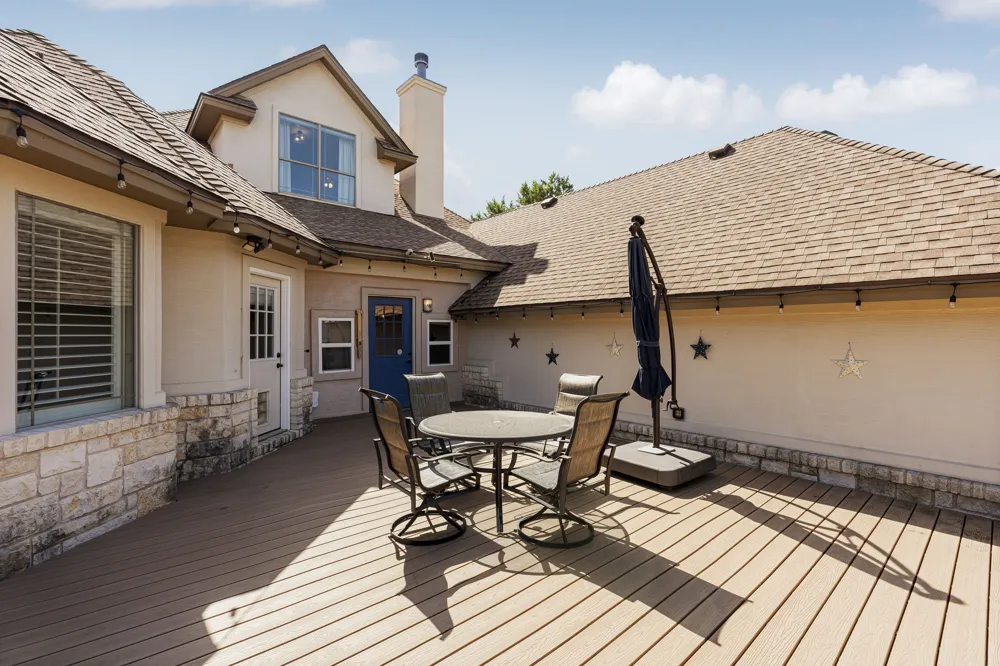 691 Broken Lance Drive Dripping Springs, TX 78620