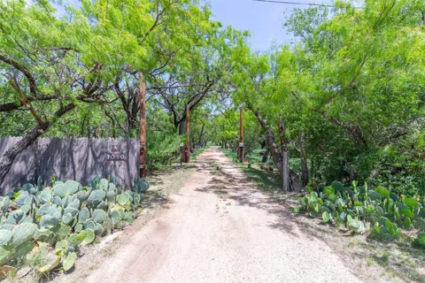 1010 Mesquite Lane