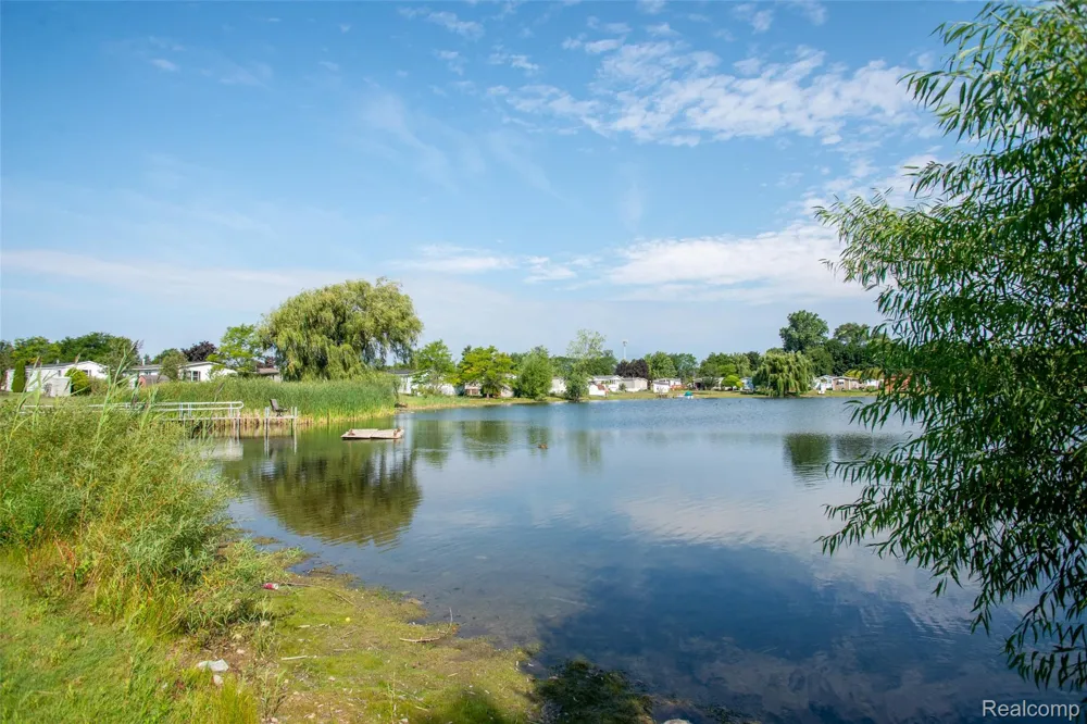 2043 Marmoor Drive Shelby Charter Township, MI 48317