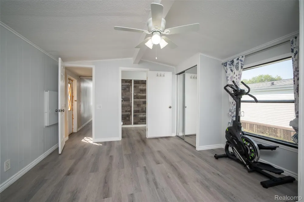 2043 Marmoor Drive Shelby Charter Township, MI 48317