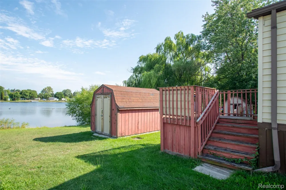 2043 Marmoor Drive Shelby Charter Township, MI 48317