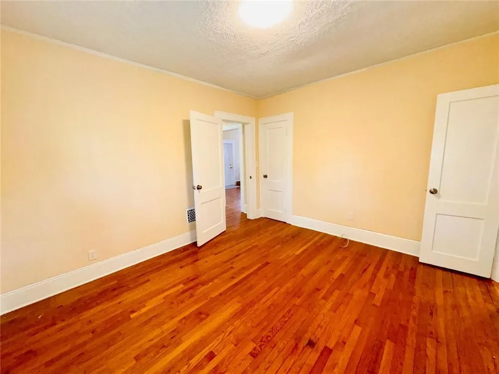 880 Cascade Avenue SW Atlanta, GA 30311