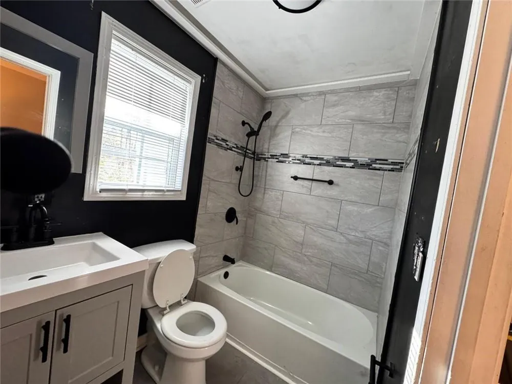 880 Cascade Avenue SW Atlanta, GA 30311