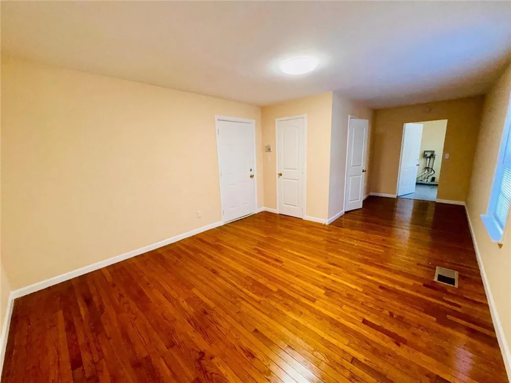 880 Cascade Avenue SW Atlanta, GA 30311