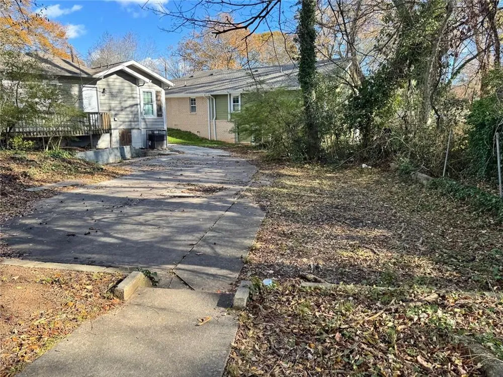 880 Cascade Avenue SW Atlanta, GA 30311
