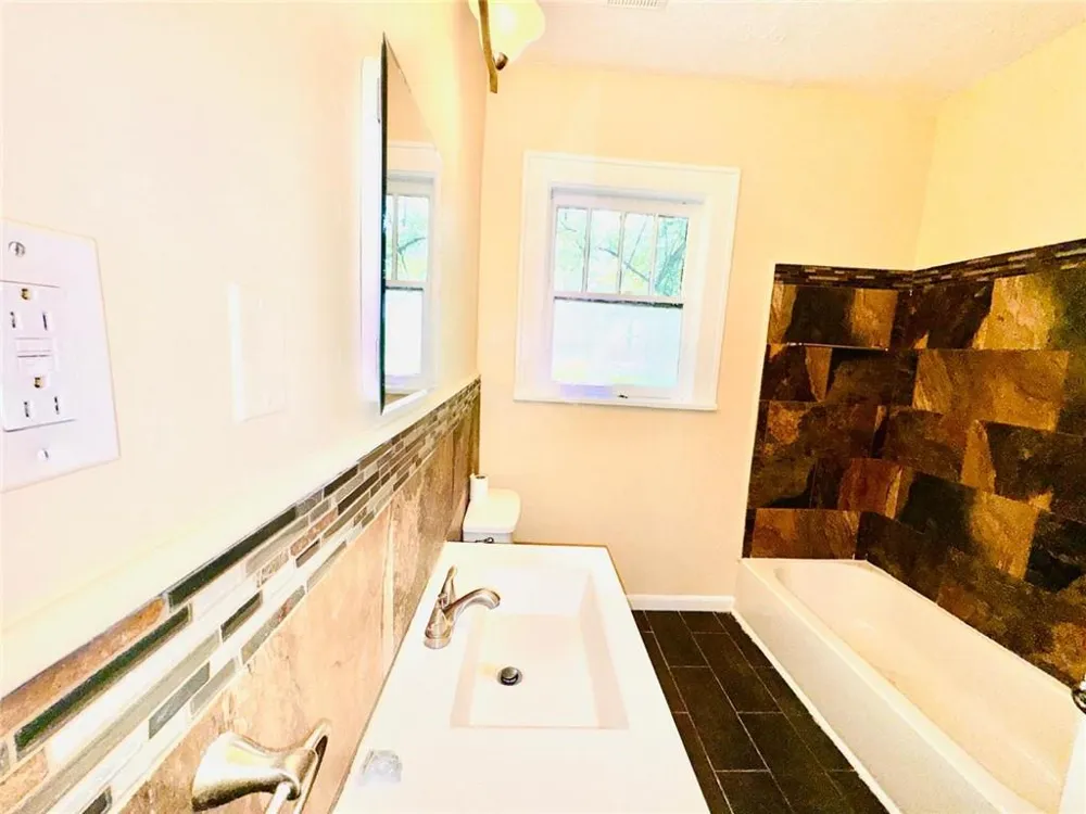 880 Cascade Avenue SW Atlanta, GA 30311
