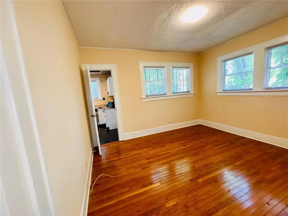 880 Cascade Avenue SW Atlanta, GA 30311
