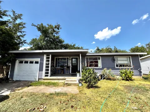 1202 Huddleston Drive