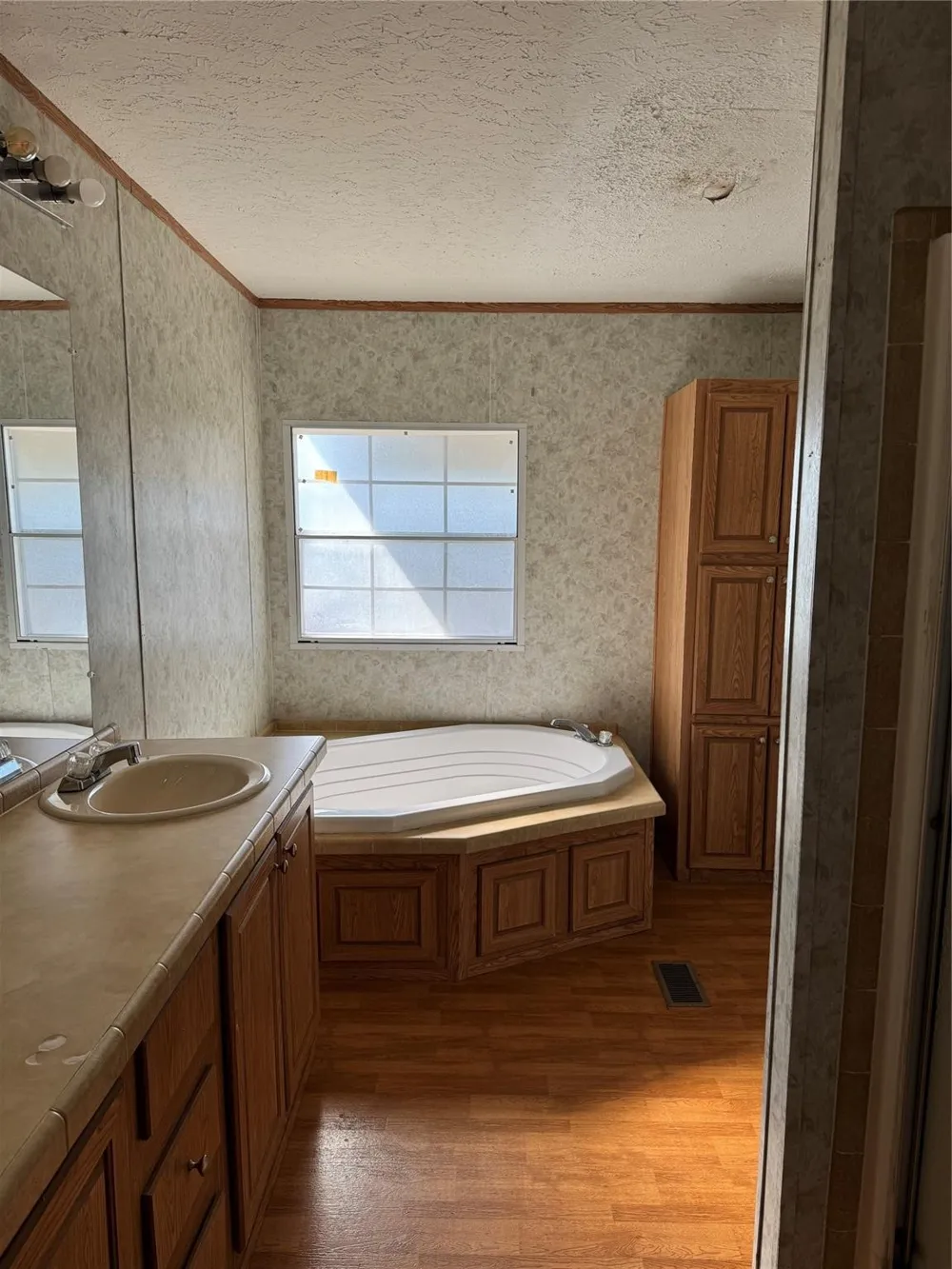910 Star Drive Granbury, TX 76049