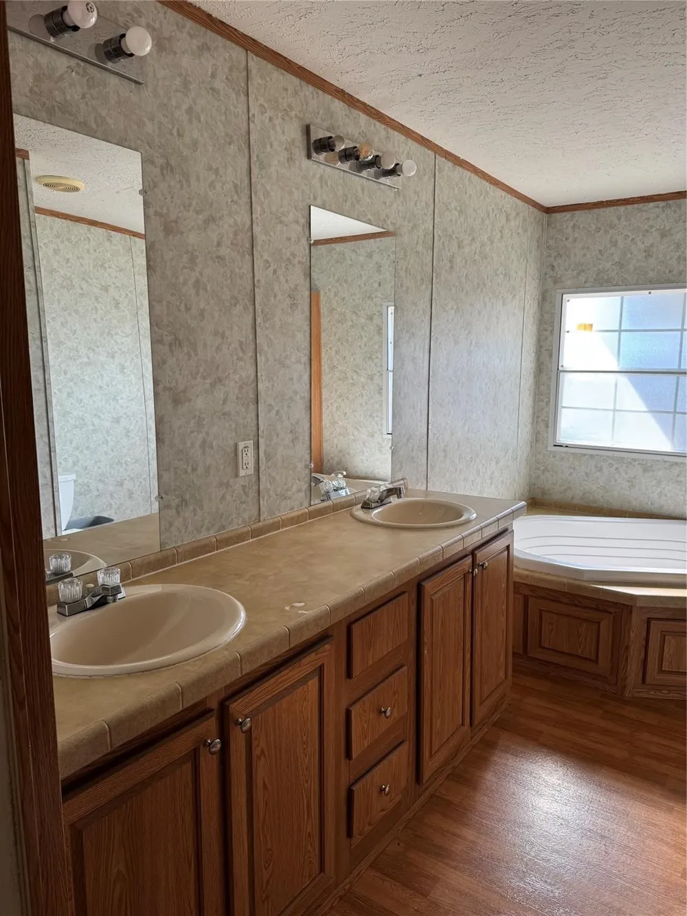 910 Star Drive Granbury, TX 76049