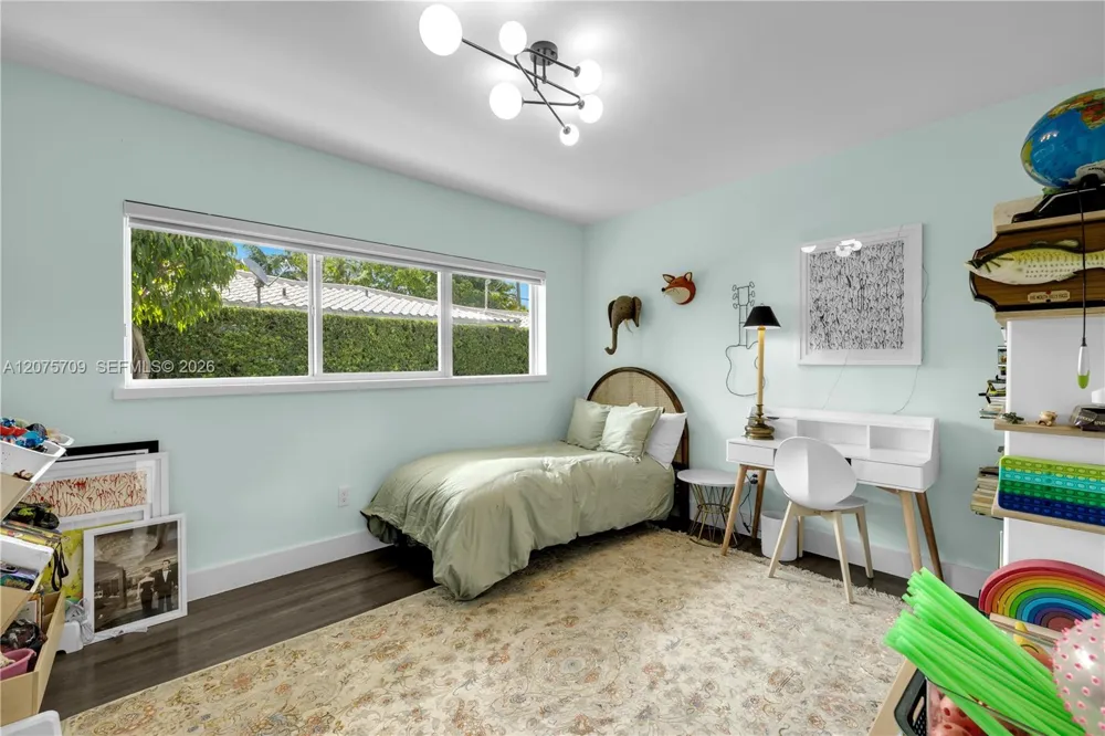 1885 Daytonia Rd Miami Beach, FL 33141