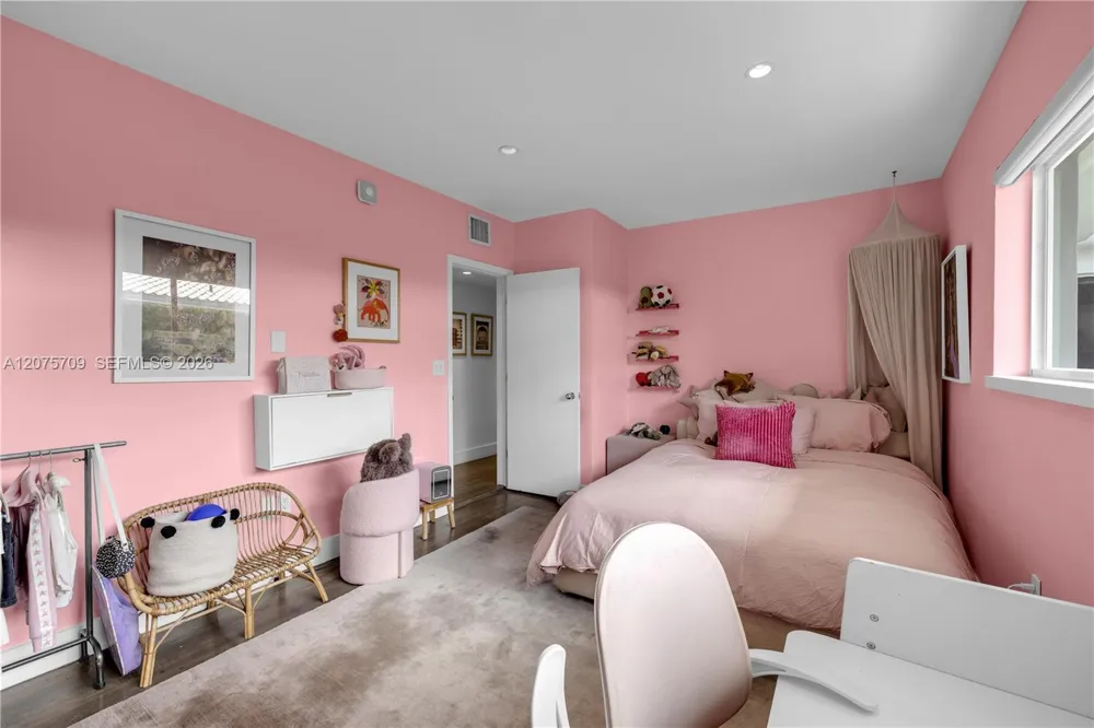 1885 Daytonia Rd Miami Beach, FL 33141