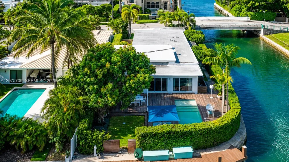 1885 Daytonia Rd Miami Beach, FL 33141