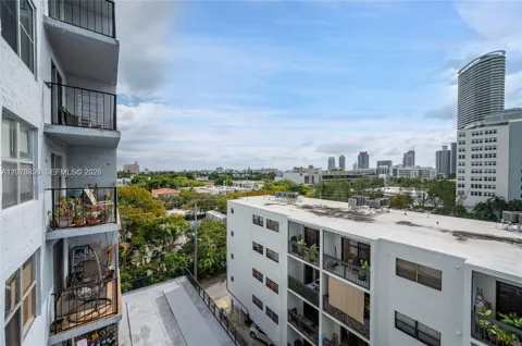 899 West Ave #7E