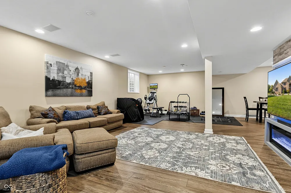 9981 Sugarleaf Place Fishers, IN 46038