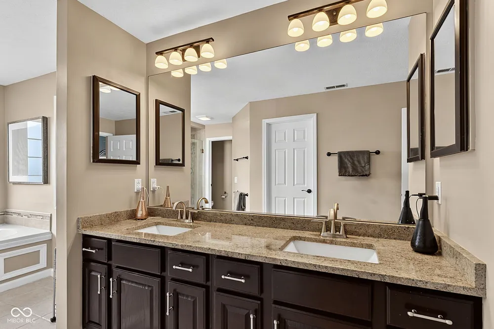 9981 Sugarleaf Place Fishers, IN 46038