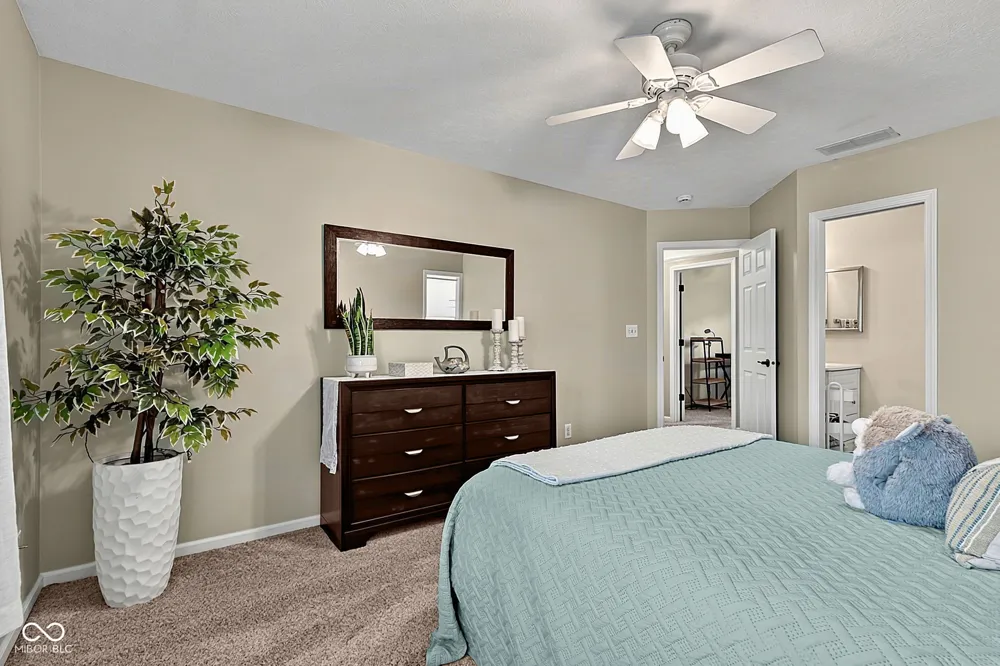 9981 Sugarleaf Place Fishers, IN 46038