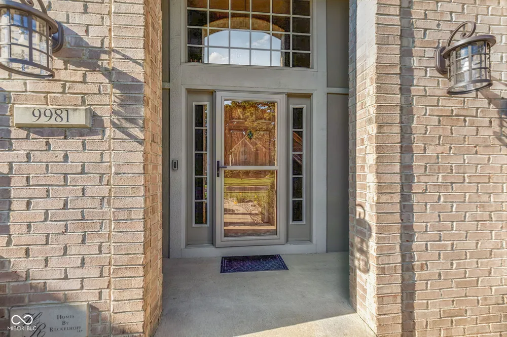 9981 Sugarleaf Place Fishers, IN 46038