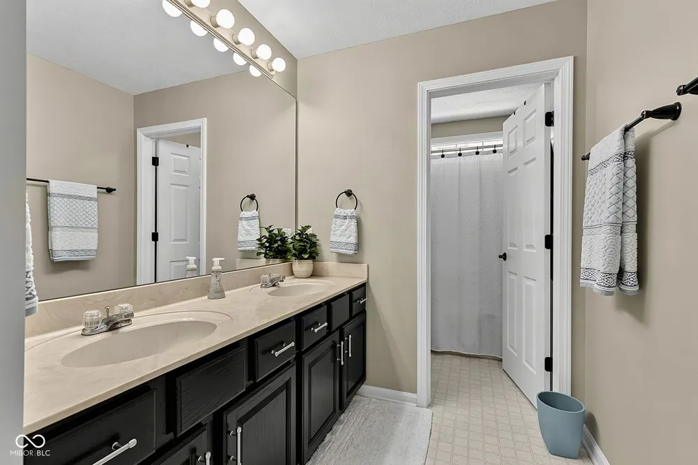 9981 Sugarleaf Place Fishers, IN 46038