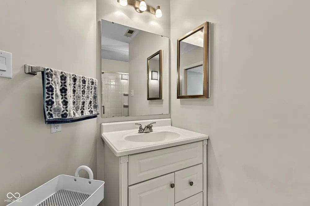 9981 Sugarleaf Place Fishers, IN 46038