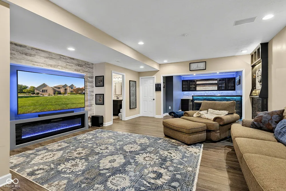 9981 Sugarleaf Place Fishers, IN 46038