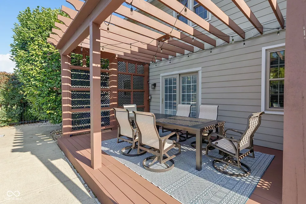9981 Sugarleaf Place Fishers, IN 46038