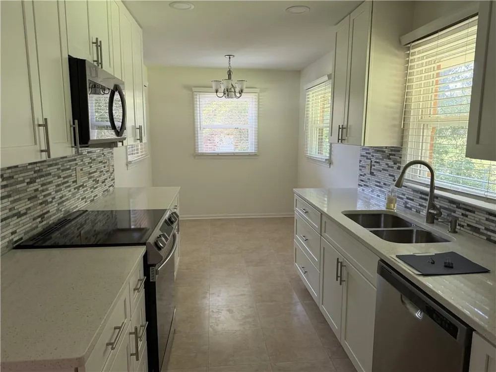 7475 Grayson Drive Riverdale, GA 30296