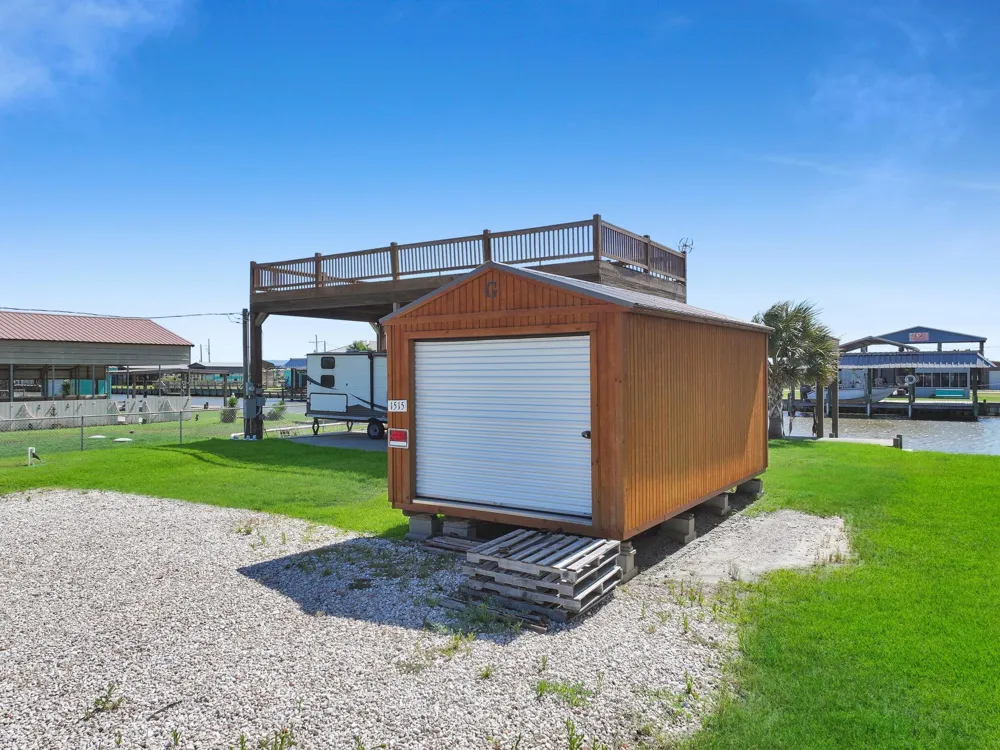 1515 Mabry Street Gilchrist, TX 77617