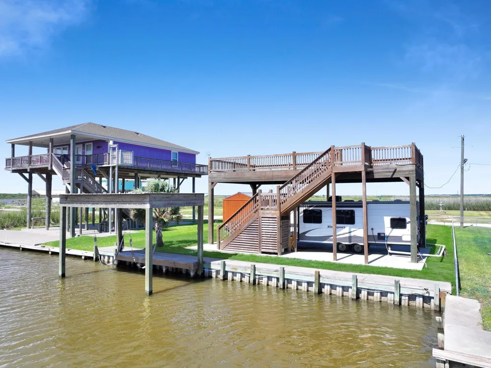 1515 Mabry Street Gilchrist, TX 77617