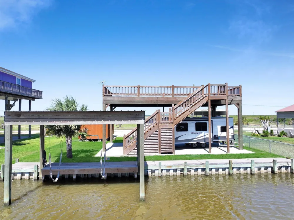 1515 Mabry Street Gilchrist, TX 77617