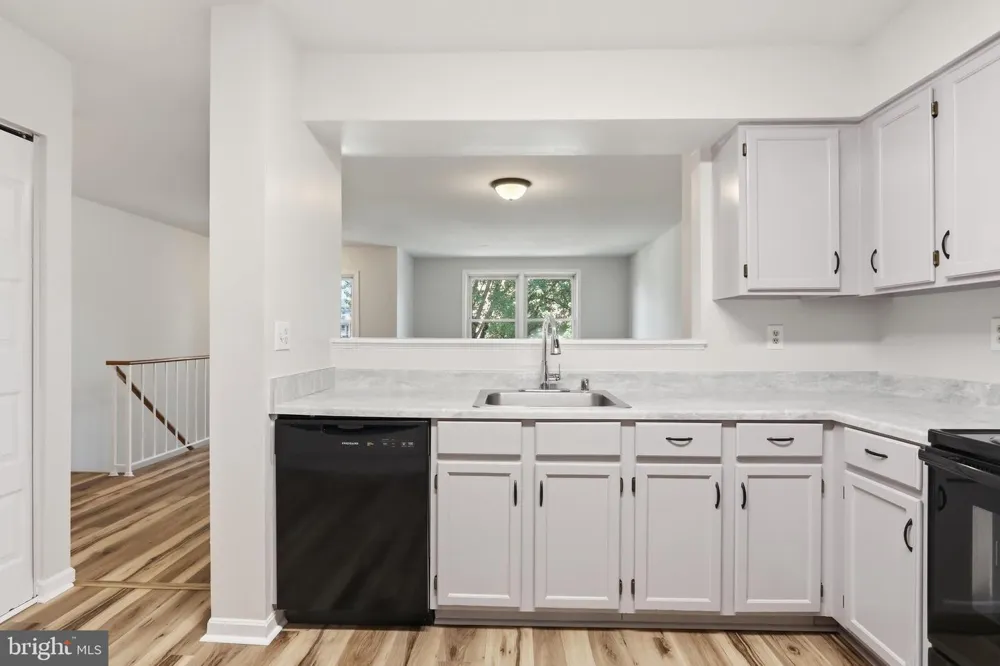 7546 EMERALD DRIVE Manassas, VA 20109