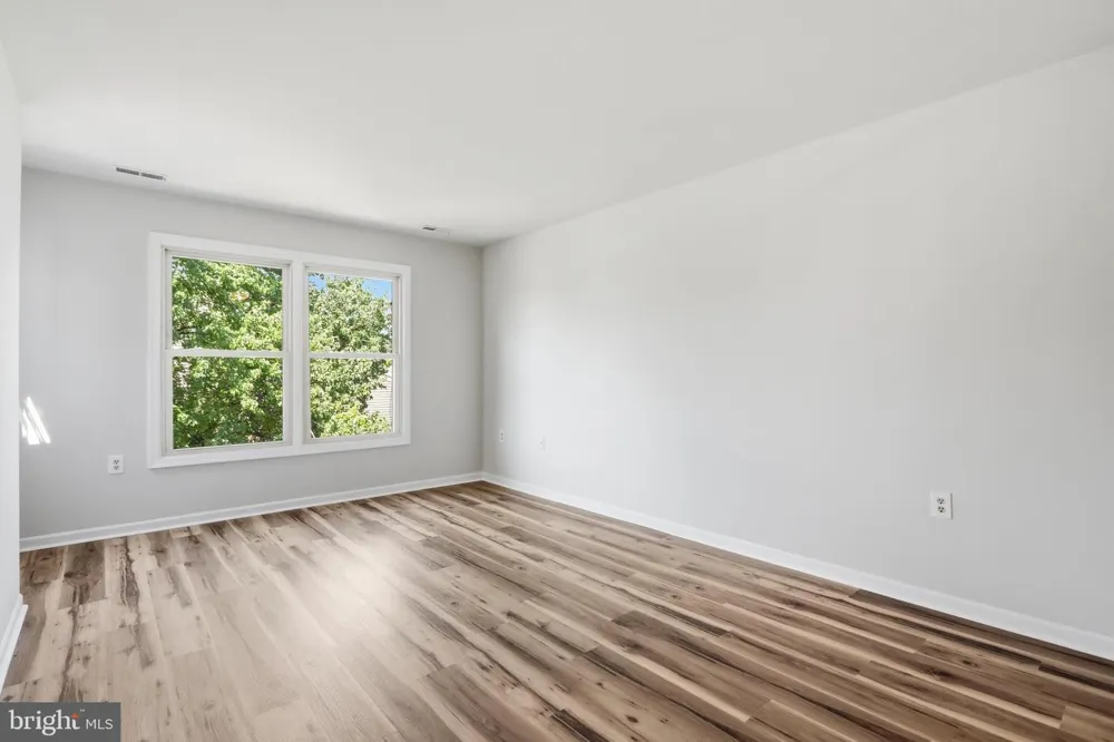 7546 EMERALD DRIVE Manassas, VA 20109