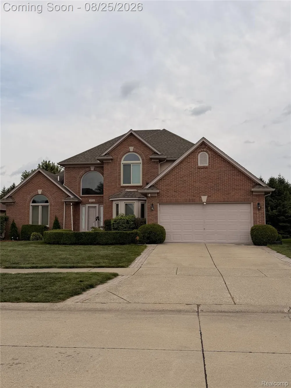 48746 Bradford Drive Macomb Township, MI 48044