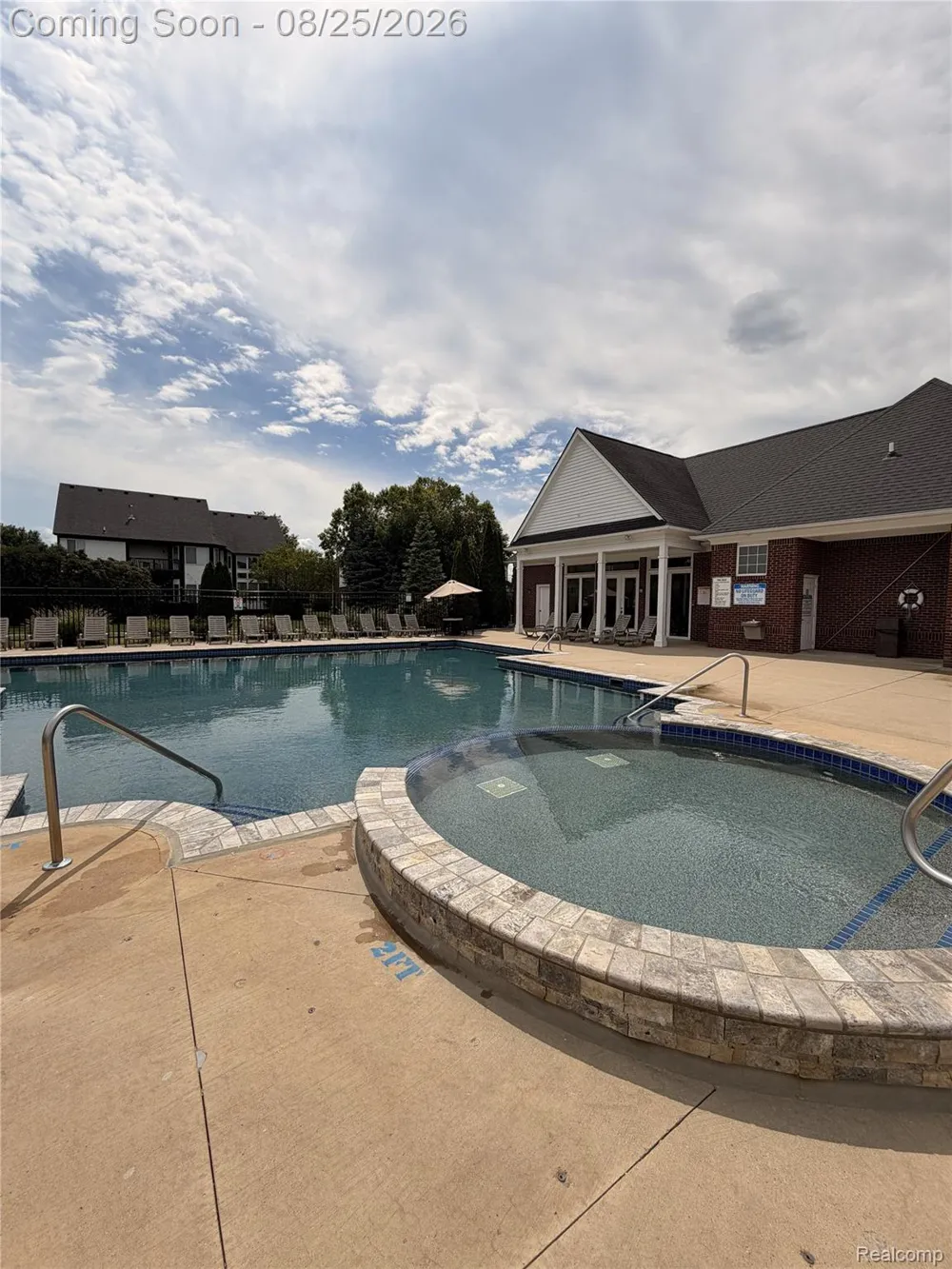 48746 Bradford Drive Macomb Township, MI 48044