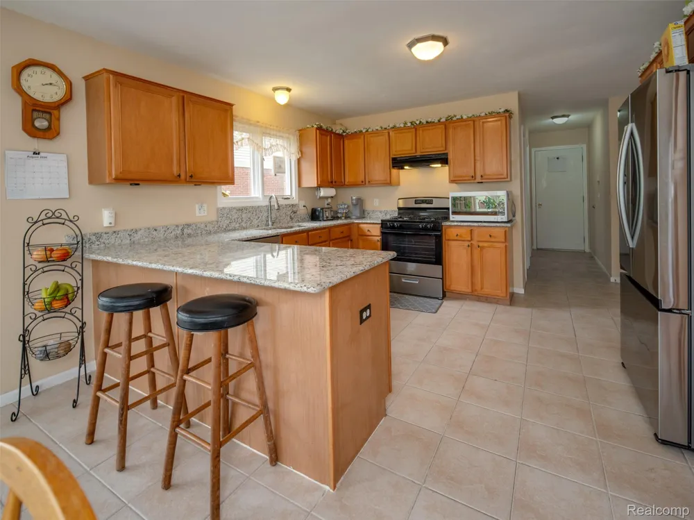 48746 Bradford Drive Macomb Township, MI 48044