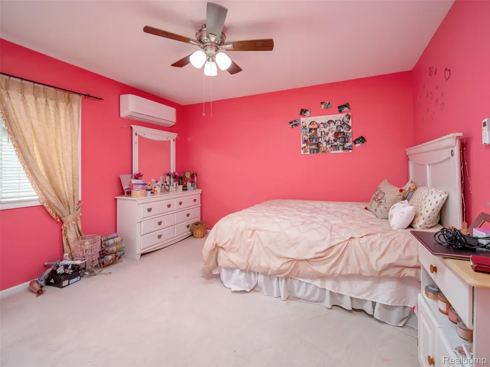 48746 Bradford Drive Macomb Township, MI 48044