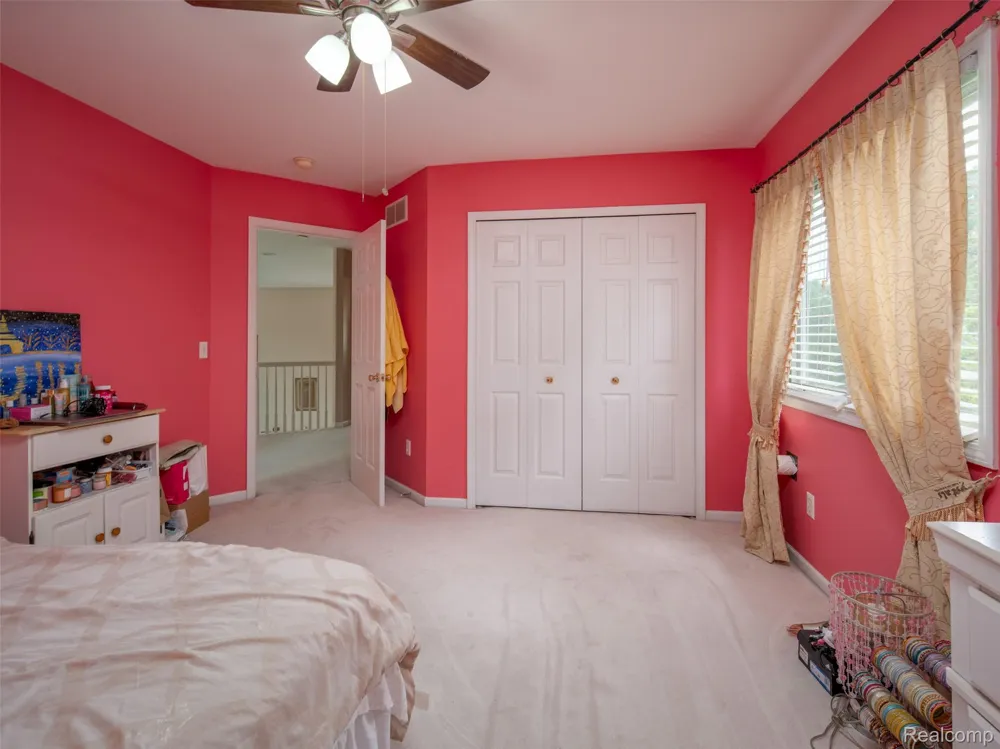 48746 Bradford Drive Macomb Township, MI 48044