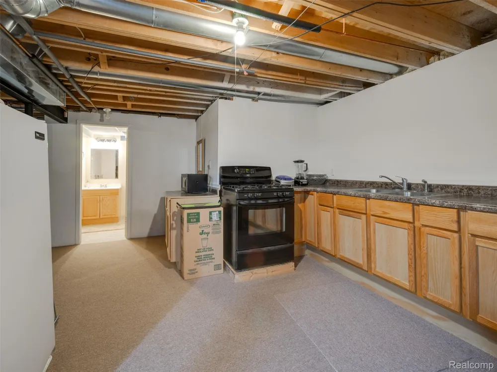 48746 Bradford Drive Macomb Township, MI 48044