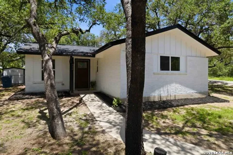400 Wedgewood Way