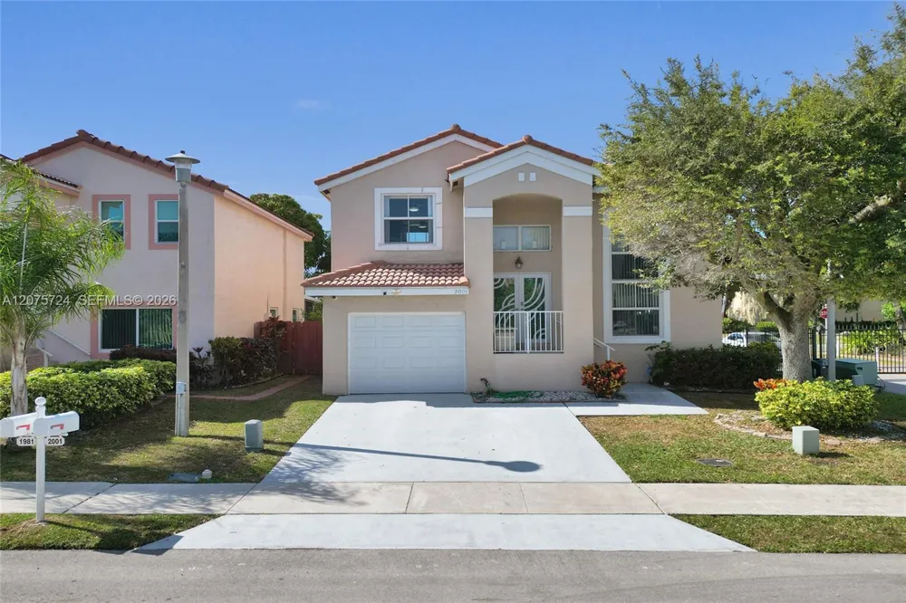 2001 Barcelona Ter Margate, FL 33063