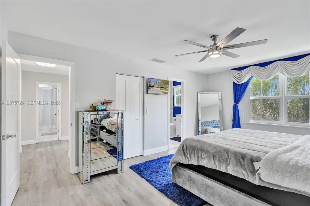 2001 Barcelona Ter Margate, FL 33063