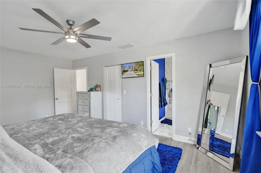 2001 Barcelona Ter Margate, FL 33063