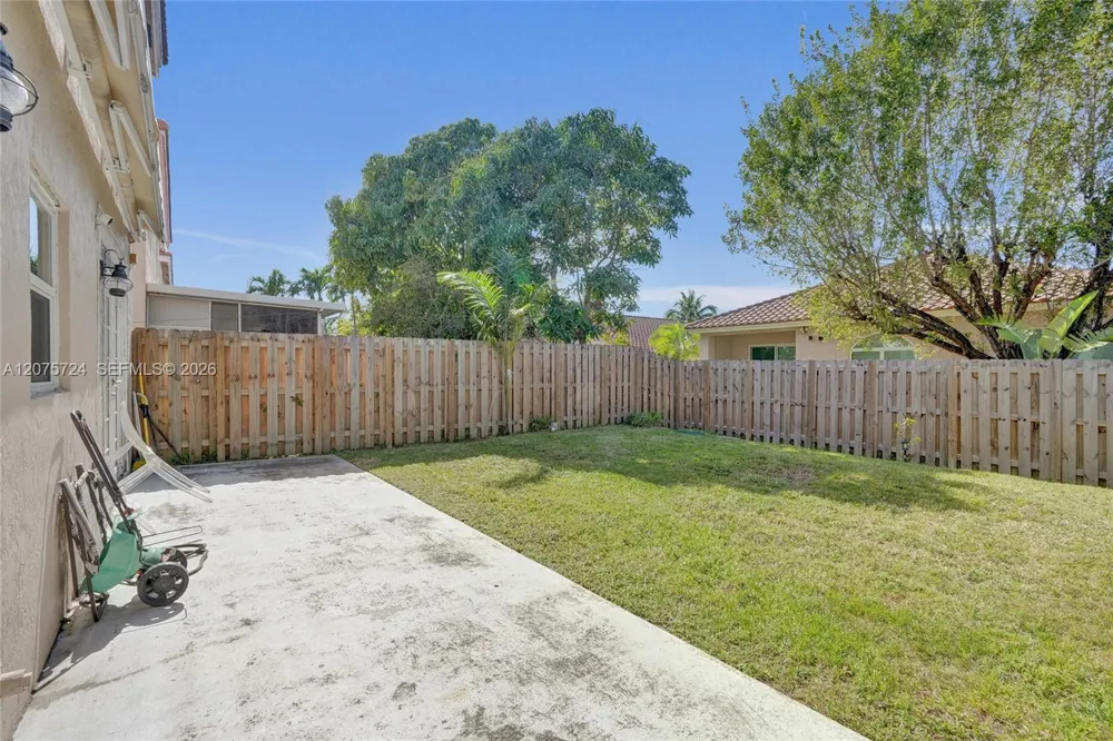 2001 Barcelona Ter Margate, FL 33063