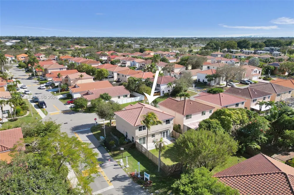 2001 Barcelona Ter Margate, FL 33063