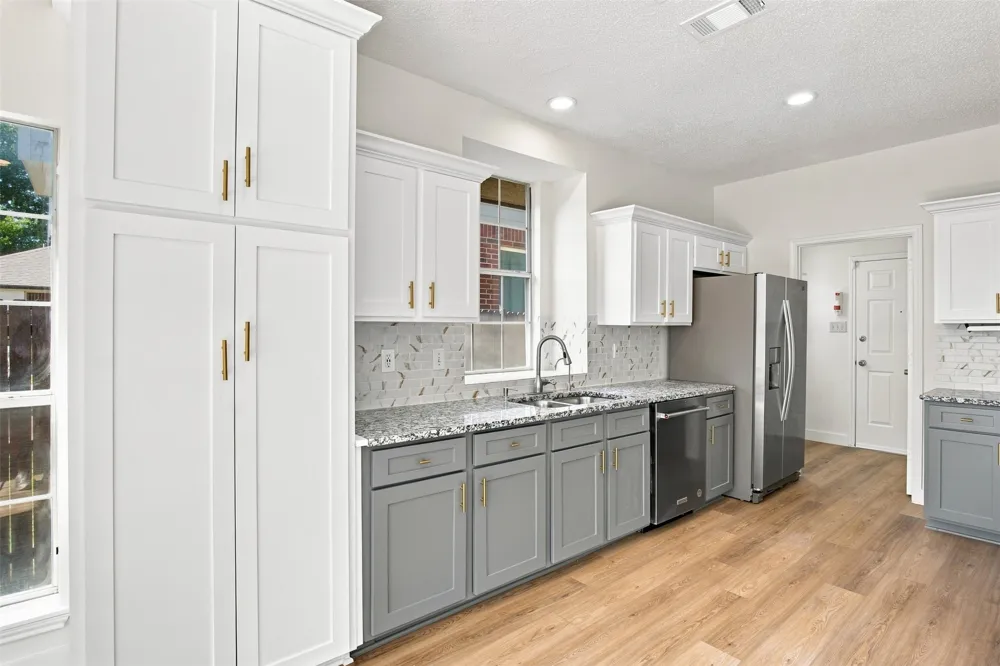 2124 Newport Drive Flower Mound, TX 75028