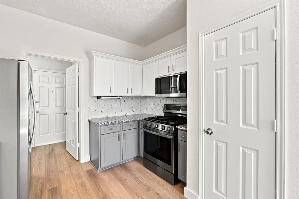 2124 Newport Drive Flower Mound, TX 75028