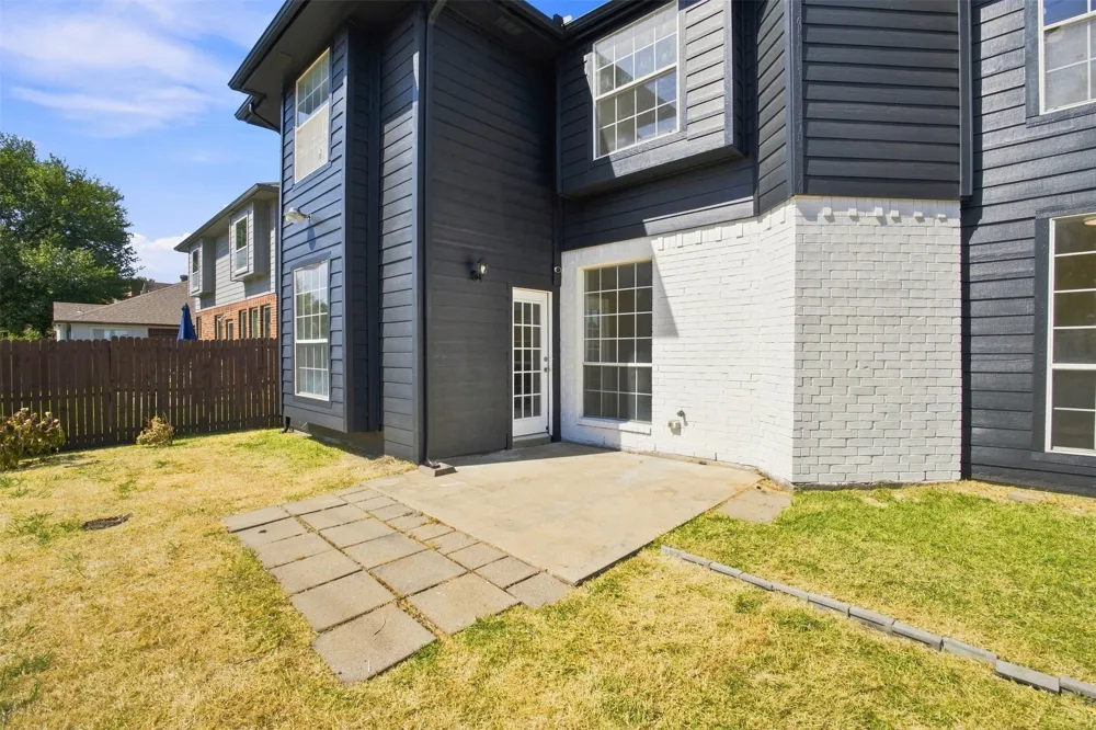 2124 Newport Drive Flower Mound, TX 75028