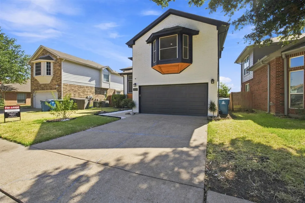 2124 Newport Drive Flower Mound, TX 75028