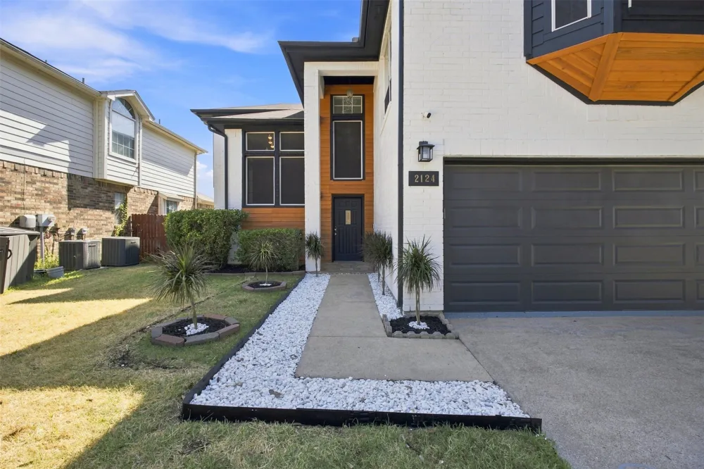 2124 Newport Drive Flower Mound, TX 75028
