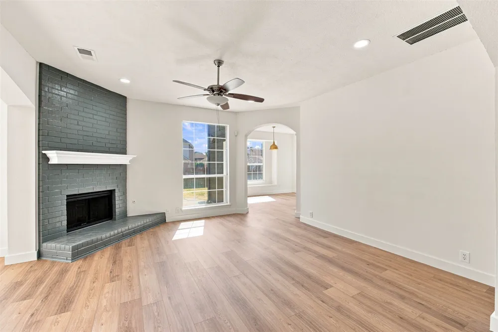 2124 Newport Drive Flower Mound, TX 75028